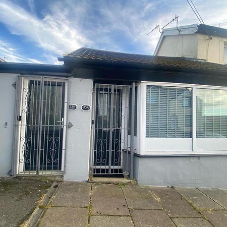 Beautiful 3-Bed Apartment In Merthyr Tydfil Luaran gambar