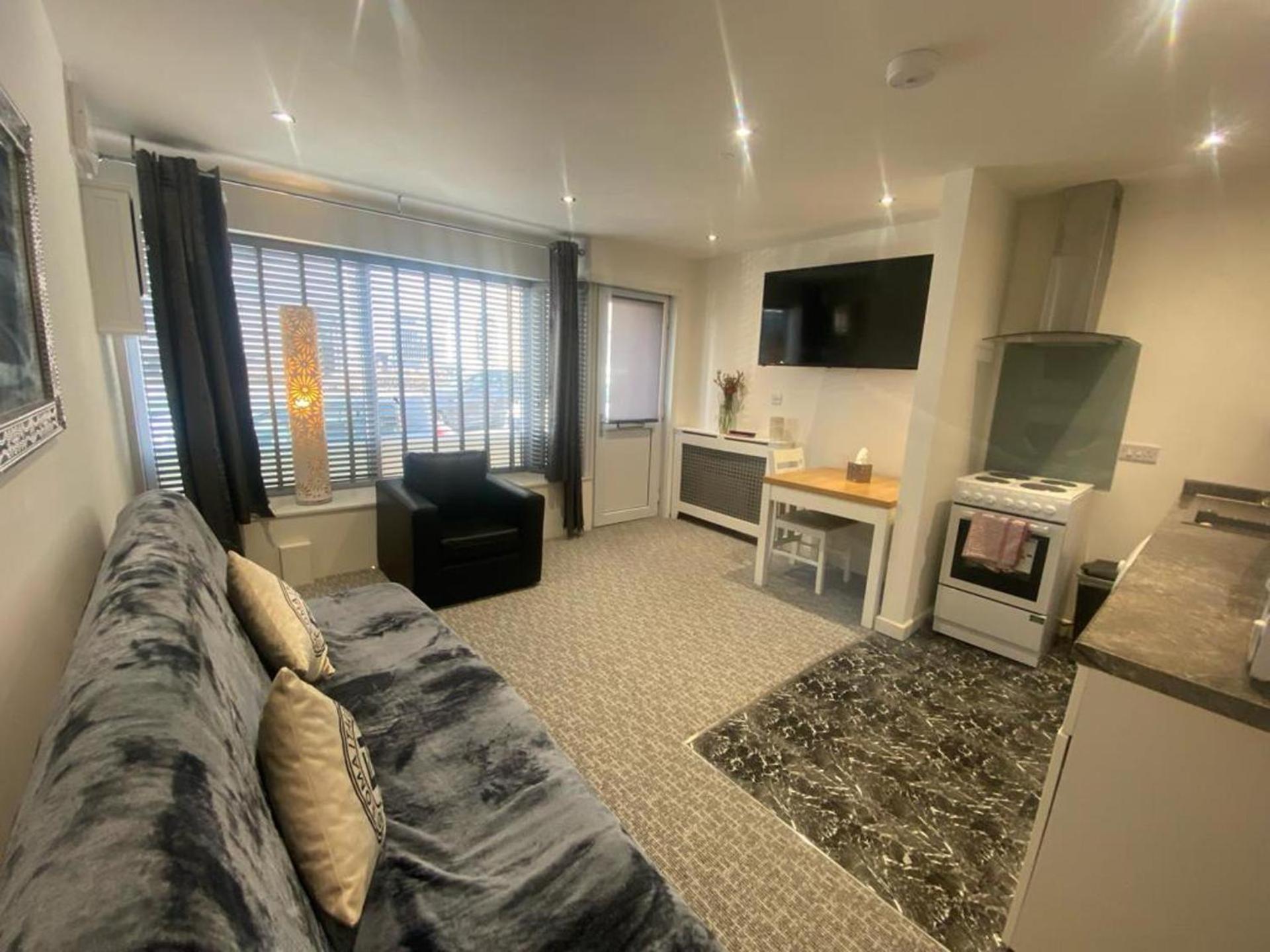 Beautiful 3-Bed Apartment In Merthyr Tydfil Luaran gambar