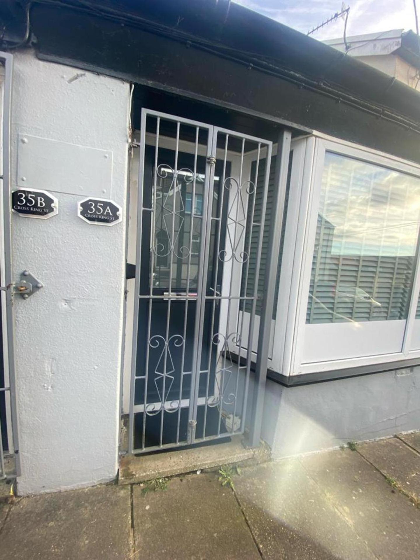 Beautiful 3-Bed Apartment In Merthyr Tydfil Luaran gambar