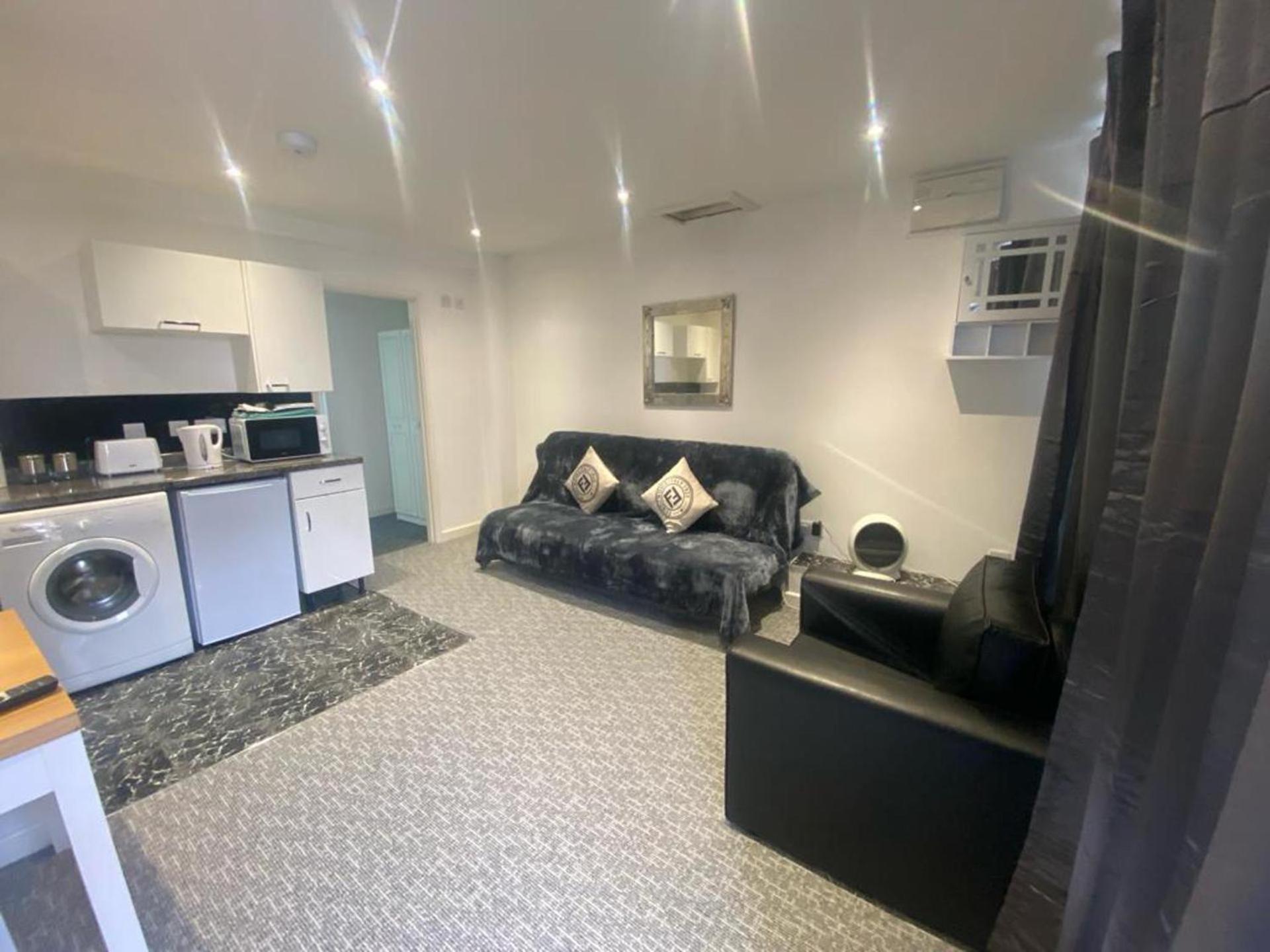 Beautiful 3-Bed Apartment In Merthyr Tydfil Luaran gambar
