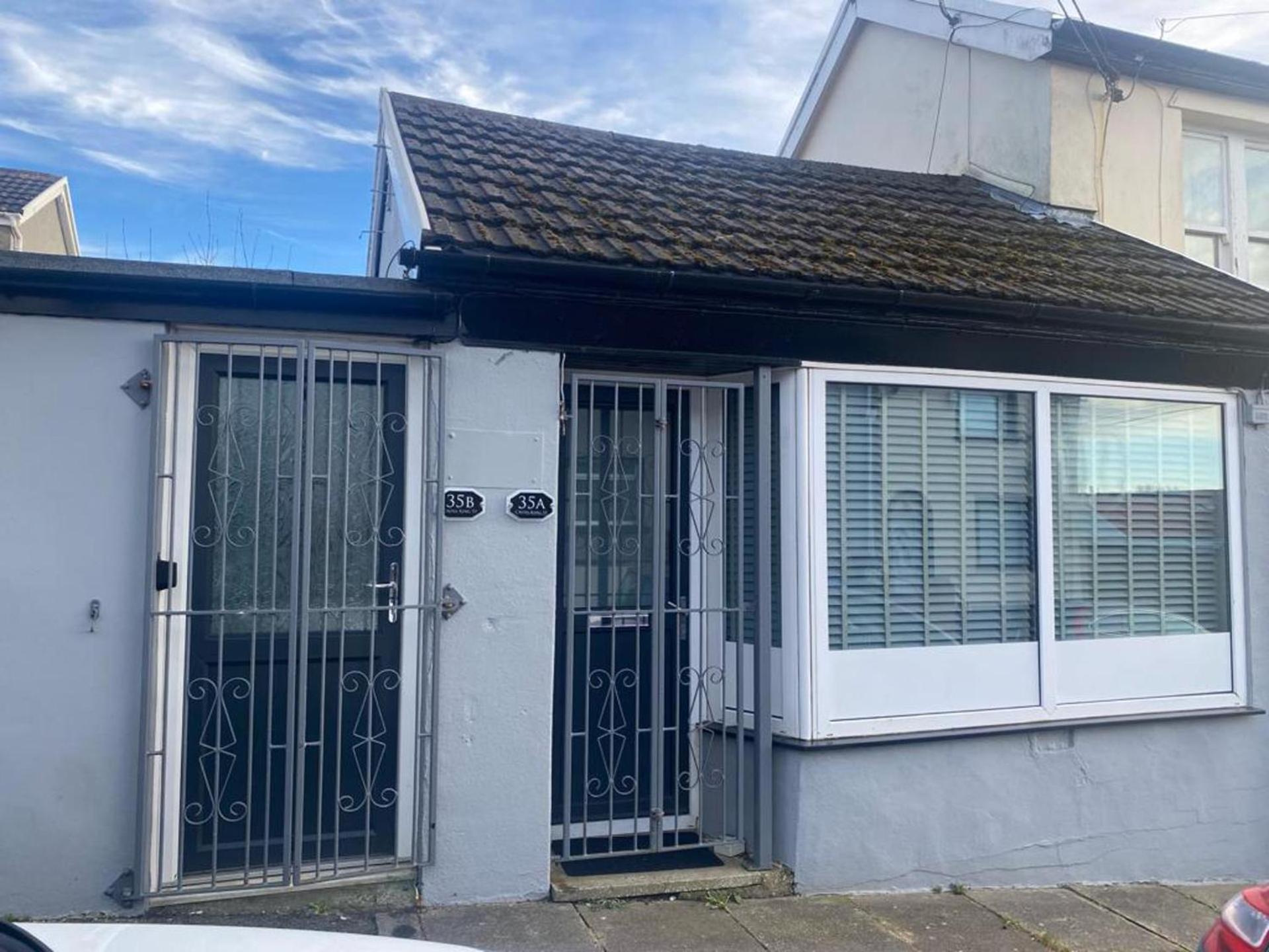 Beautiful 3-Bed Apartment In Merthyr Tydfil Luaran gambar
