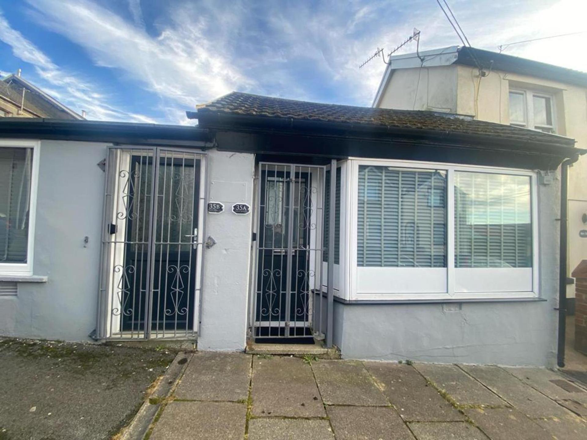 Beautiful 3-Bed Apartment In Merthyr Tydfil Luaran gambar