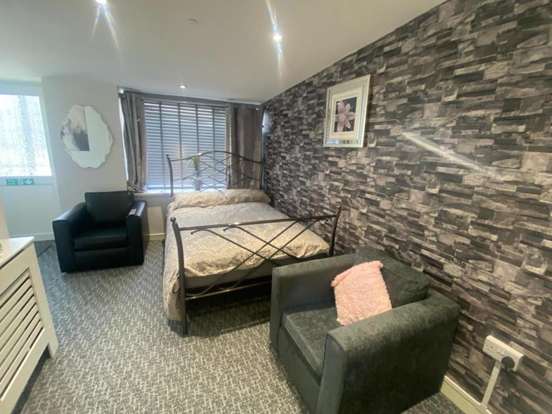 Beautiful 3-Bed Apartment In Merthyr Tydfil Luaran gambar